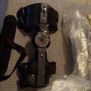 Telescoping elbow brace